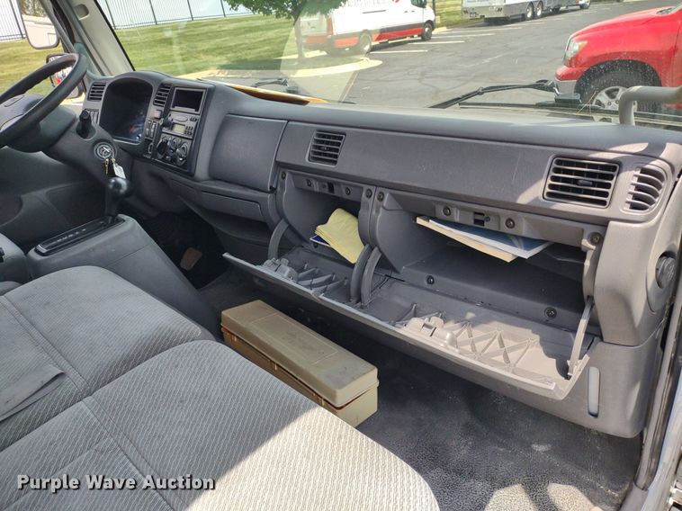 image for item LL9125 2006 Ford LCF  box truck