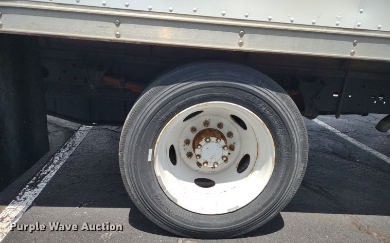 image for item LL9125 2006 Ford LCF  box truck