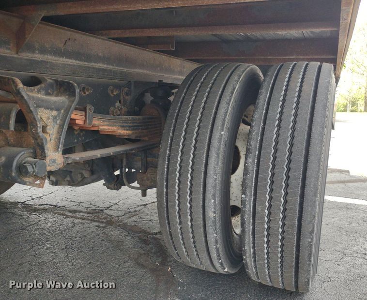 image for item LL9125 2006 Ford LCF  box truck