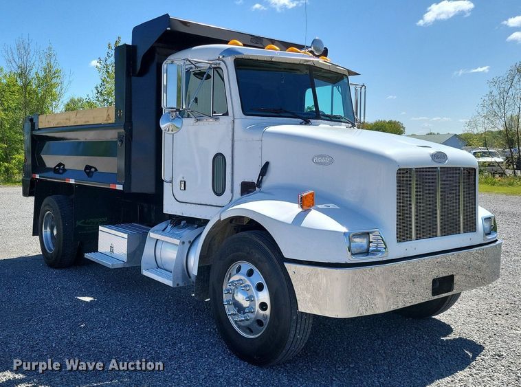 image for item LR9226 2000 Peterbilt 330  dump truck