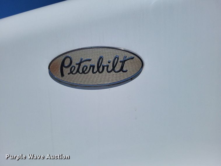 image for item LR9226 2000 Peterbilt 330  dump truck