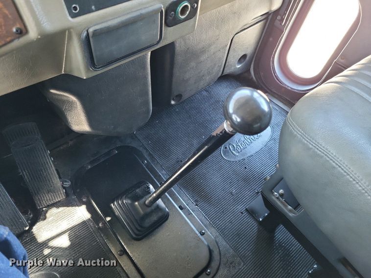 image for item LR9226 2000 Peterbilt 330  dump truck