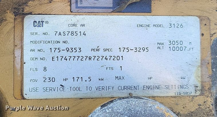 image for item LR9226 2000 Peterbilt 330  dump truck