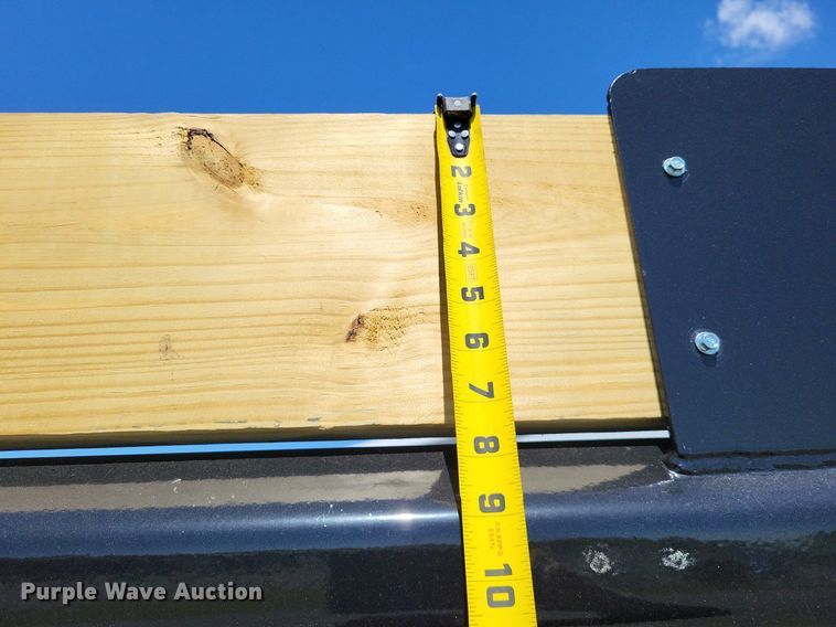 image for item LR9226 2000 Peterbilt 330  dump truck