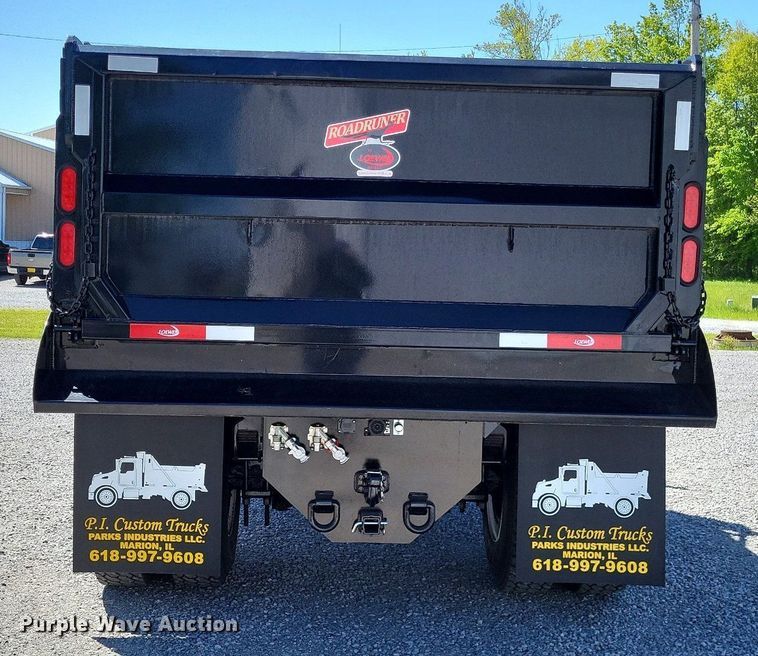 image for item LR9227 2000 Peterbilt 330  dump truck