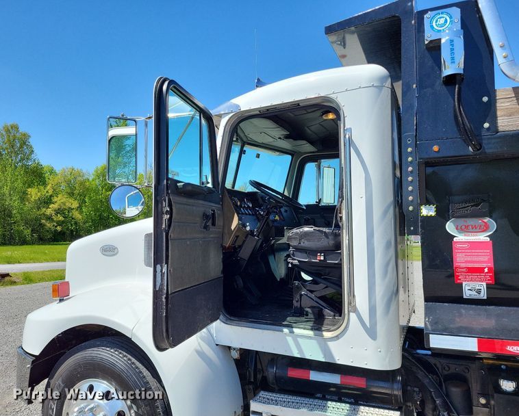 image for item LR9227 2000 Peterbilt 330  dump truck
