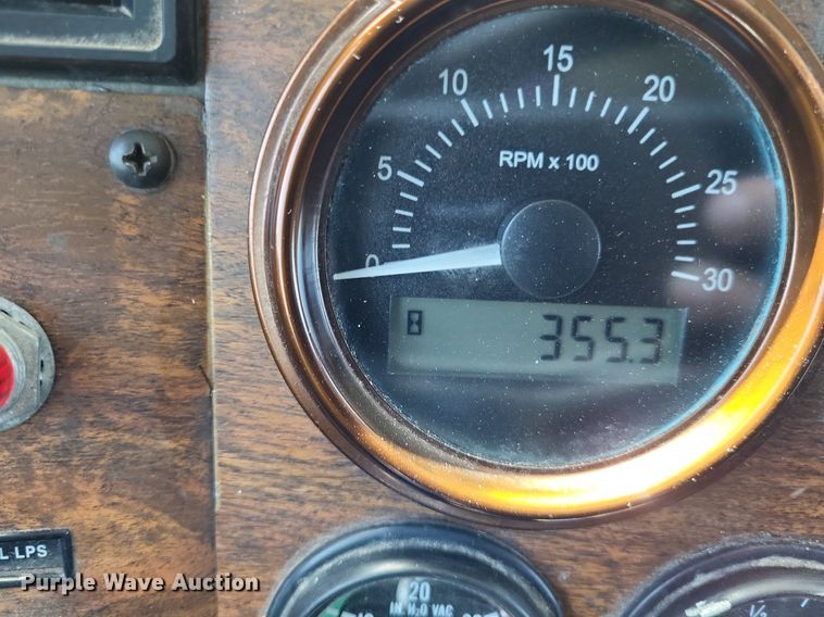 image for item LR9227 2000 Peterbilt 330  dump truck