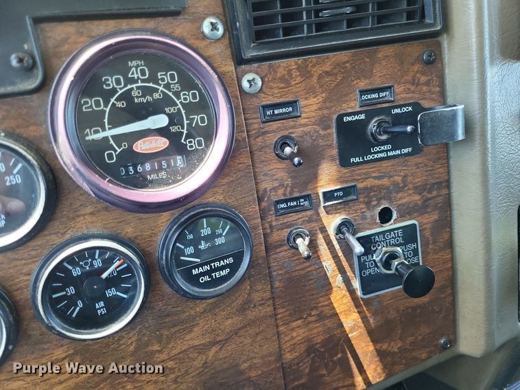 image for item LR9227 2000 Peterbilt 330  dump truck