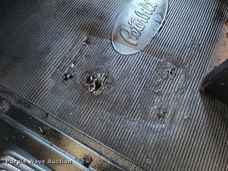 image for item LR9227 2000 Peterbilt 330  dump truck