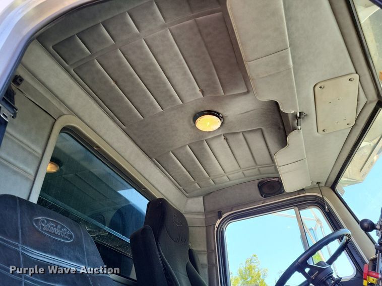 image for item LR9227 2000 Peterbilt 330  dump truck