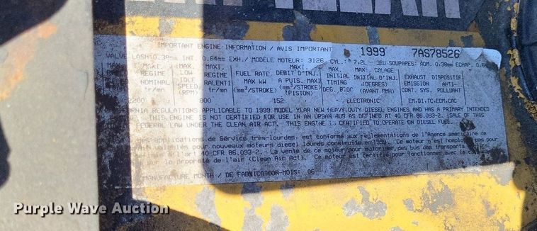 image for item LR9227 2000 Peterbilt 330  dump truck