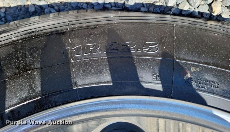 image for item LR9227 2000 Peterbilt 330  dump truck