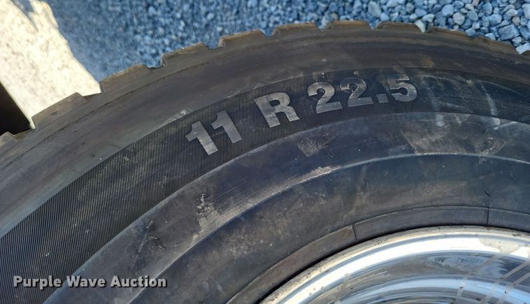 image for item LR9227 2000 Peterbilt 330  dump truck