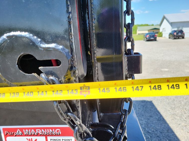 image for item LR9227 2000 Peterbilt 330  dump truck