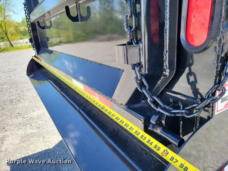 image for item LR9227 2000 Peterbilt 330  dump truck