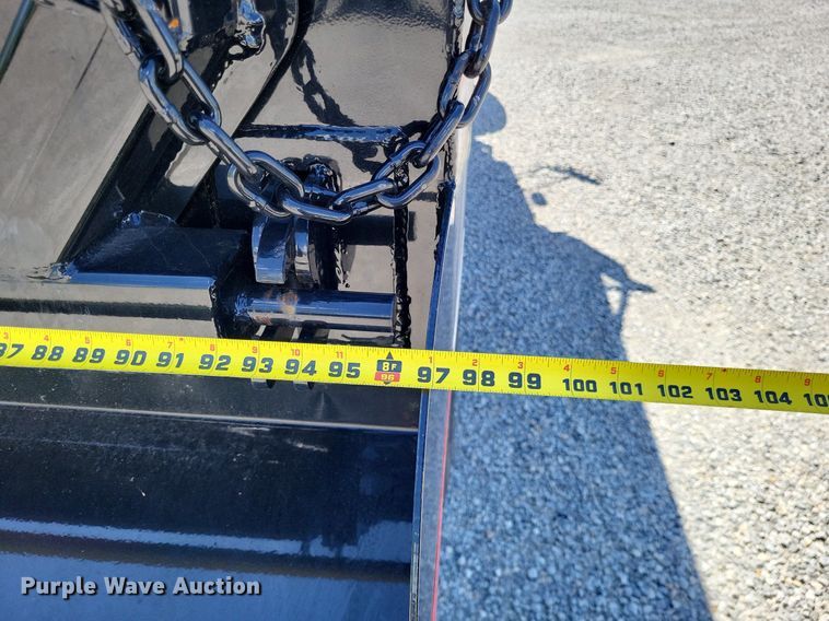 image for item LR9227 2000 Peterbilt 330  dump truck