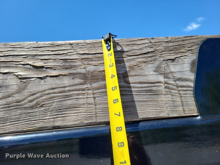 image for item LR9227 2000 Peterbilt 330  dump truck