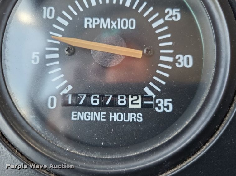 image for item LR9228 2000 Sterling L7500  truck cab and chassis