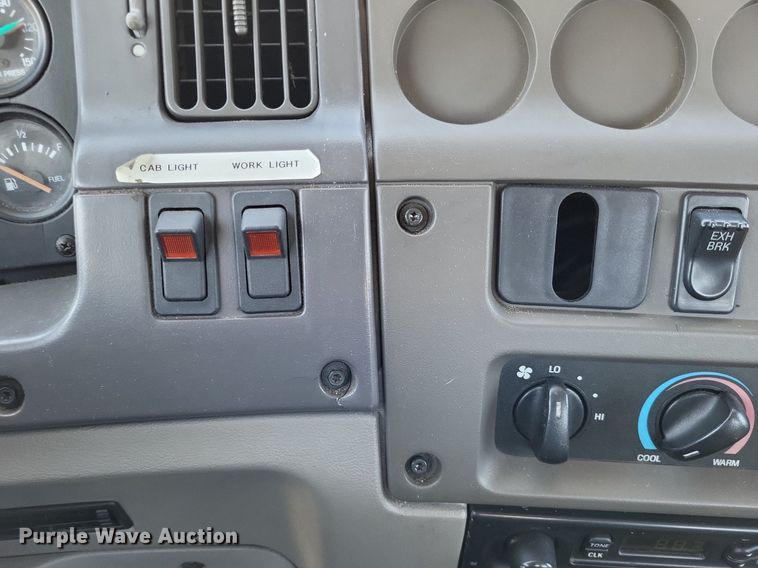 image for item LR9228 2000 Sterling L7500  truck cab and chassis