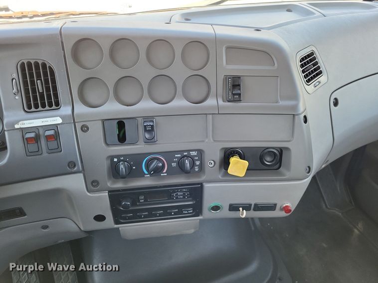 image for item LR9228 2000 Sterling L7500  truck cab and chassis