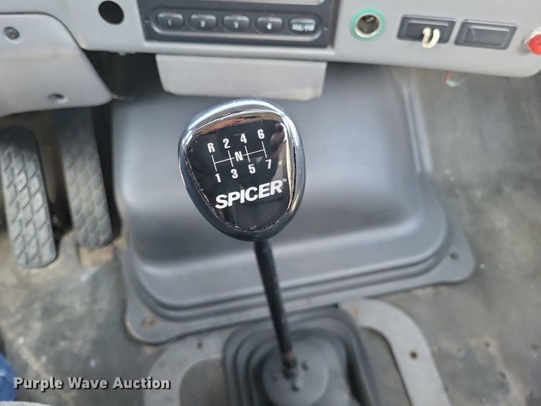 image for item LR9228 2000 Sterling L7500  truck cab and chassis