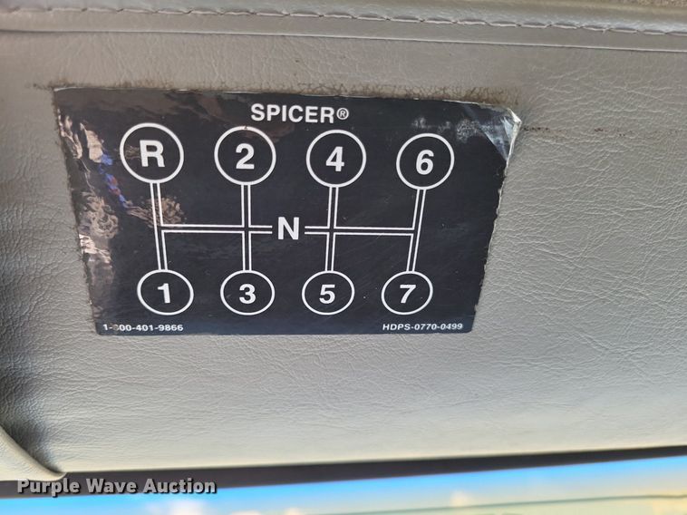 image for item LR9228 2000 Sterling L7500  truck cab and chassis