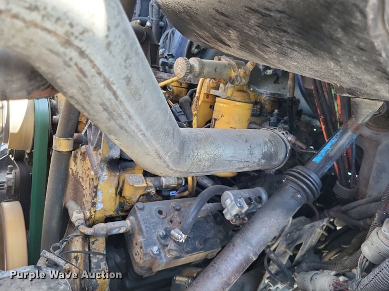 image for item LR9228 2000 Sterling L7500  truck cab and chassis