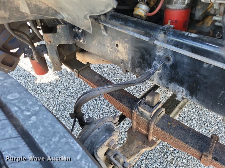 image for item LR9228 2000 Sterling L7500  truck cab and chassis