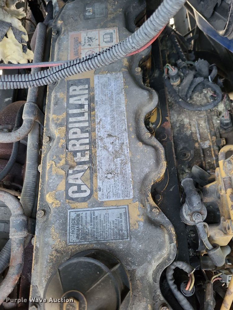 image for item LR9228 2000 Sterling L7500  truck cab and chassis