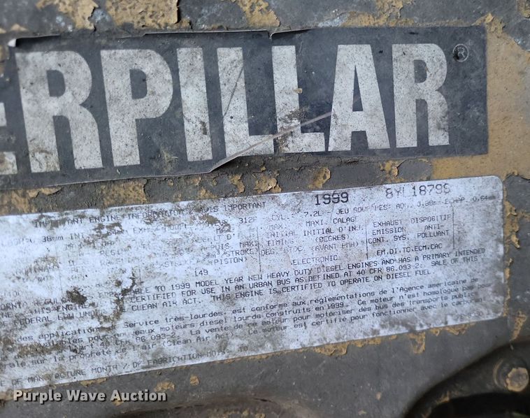 image for item LR9228 2000 Sterling L7500  truck cab and chassis