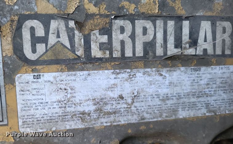 image for item LR9228 2000 Sterling L7500  truck cab and chassis