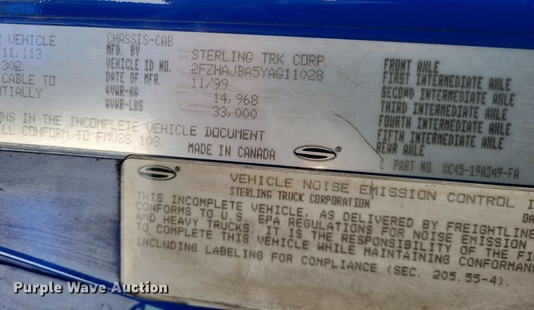 image for item LR9228 2000 Sterling L7500  truck cab and chassis