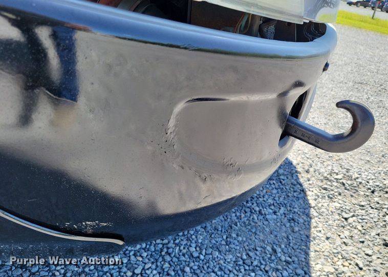 image for item LR9229 2004 International 8600  semi truck