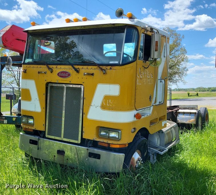 image for item LR9232 1984 Peterbilt 362  truck cab and chassis