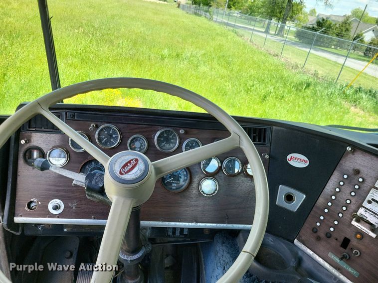 image for item LR9232 1984 Peterbilt 362  truck cab and chassis