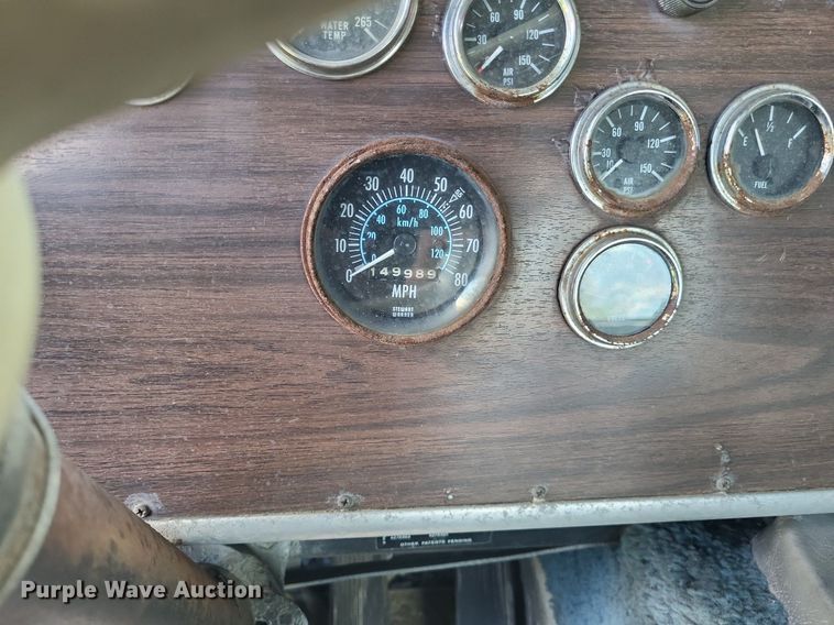 image for item LR9232 1984 Peterbilt 362  truck cab and chassis