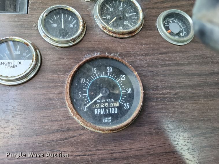 image for item LR9232 1984 Peterbilt 362  truck cab and chassis