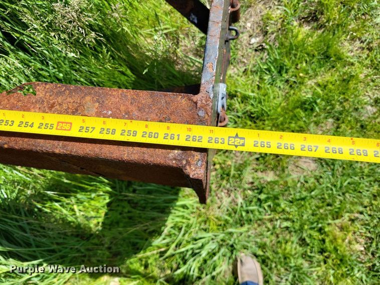 image for item LR9232 1984 Peterbilt 362  truck cab and chassis