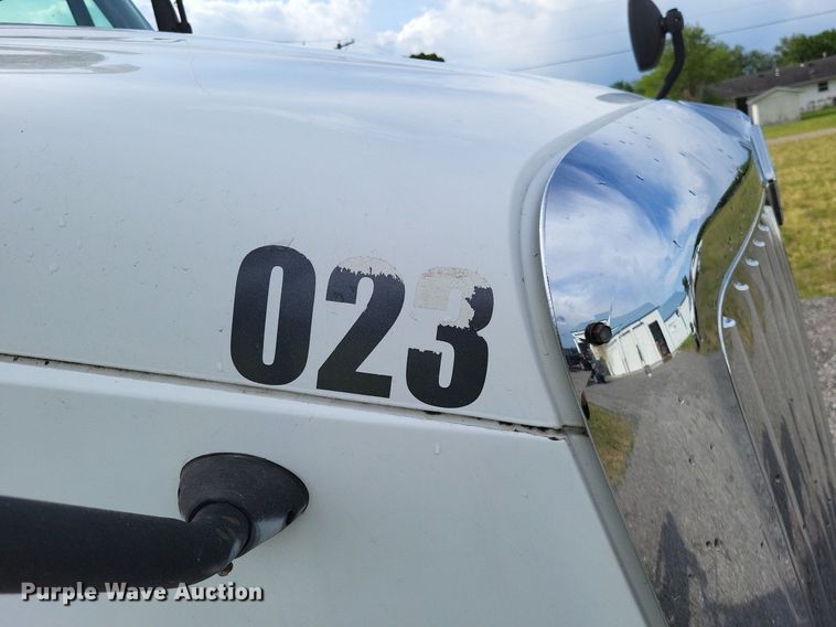 image for item LR9240 2010 International ProStar  semi truck