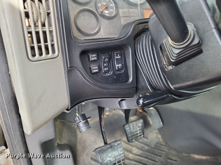 image for item LR9240 2010 International ProStar  semi truck