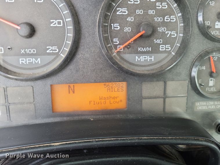 image for item LR9240 2010 International ProStar  semi truck