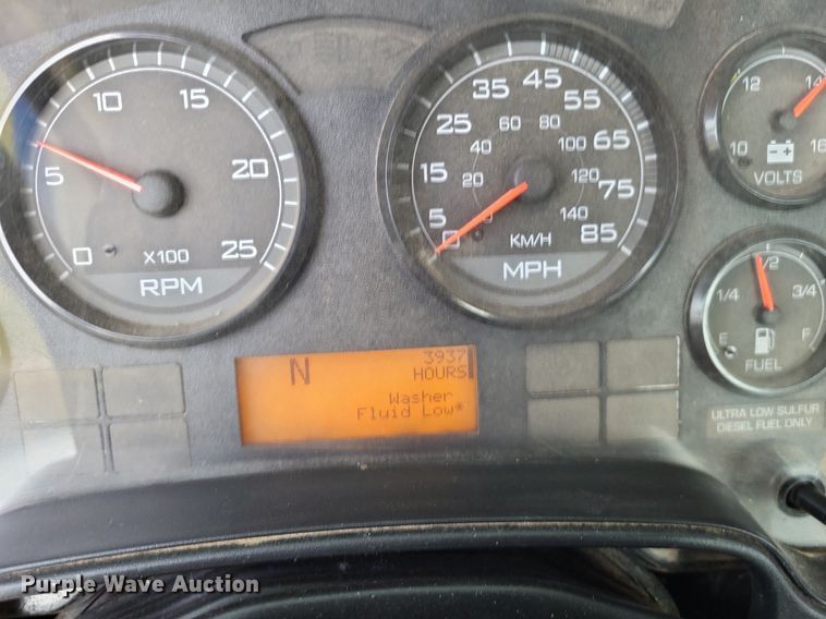 image for item LR9240 2010 International ProStar  semi truck