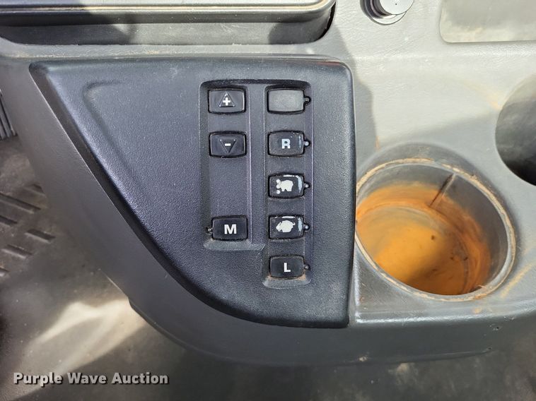 image for item LR9240 2010 International ProStar  semi truck