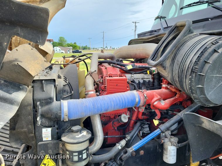 image for item LR9240 2010 International ProStar  semi truck