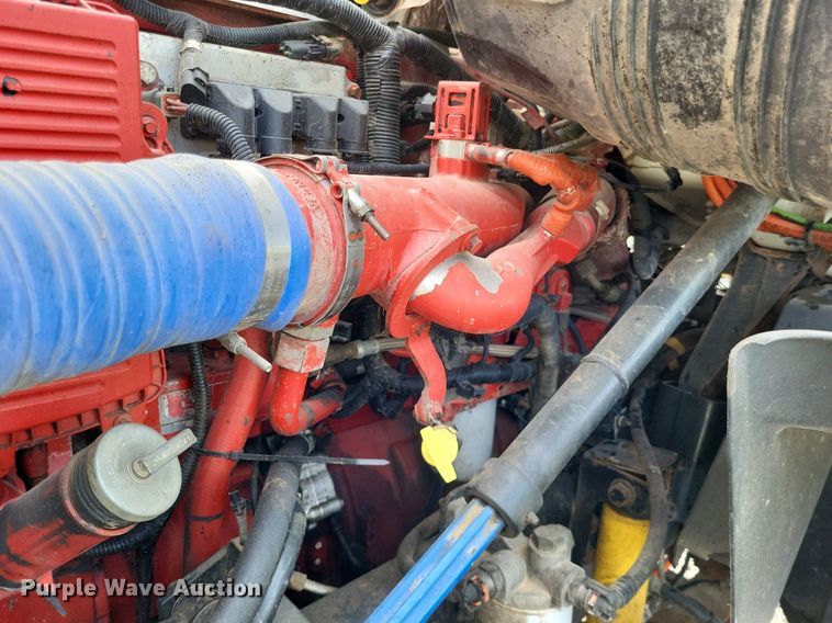 image for item LR9240 2010 International ProStar  semi truck