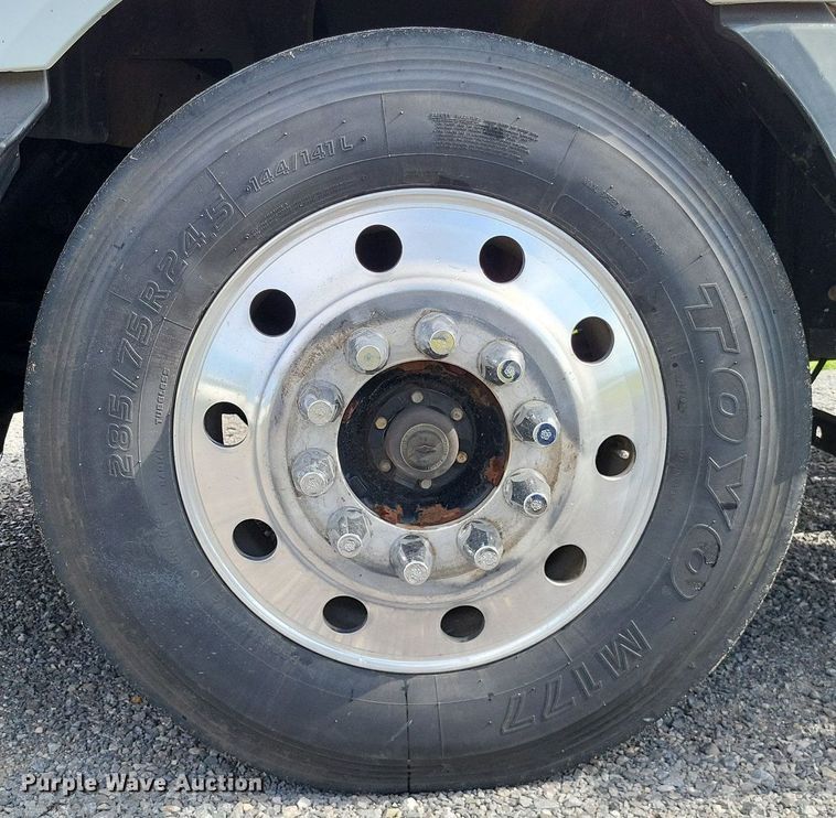 image for item LR9240 2010 International ProStar  semi truck