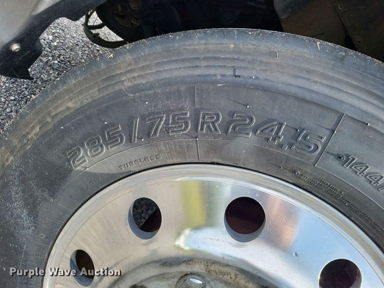 image for item LR9240 2010 International ProStar  semi truck