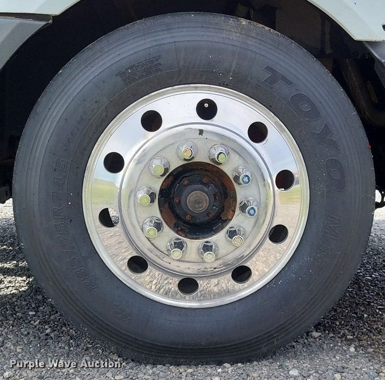 image for item LR9240 2010 International ProStar  semi truck