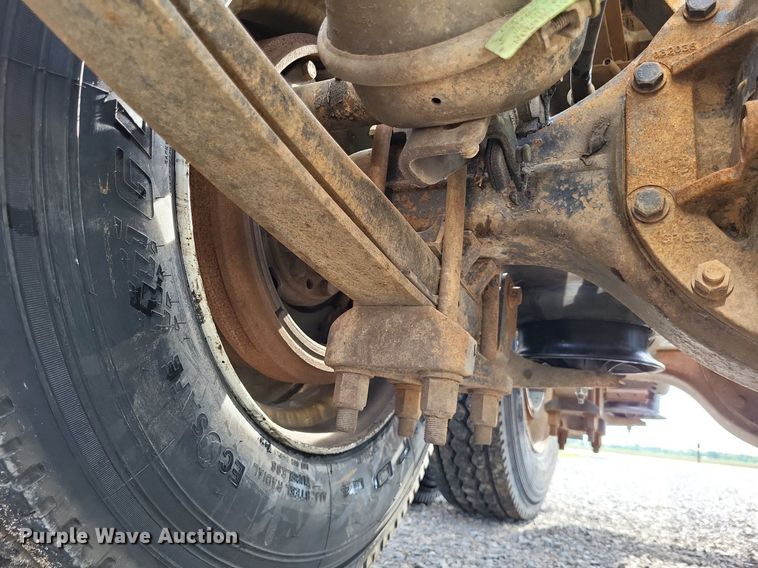 image for item LR9240 2010 International ProStar  semi truck