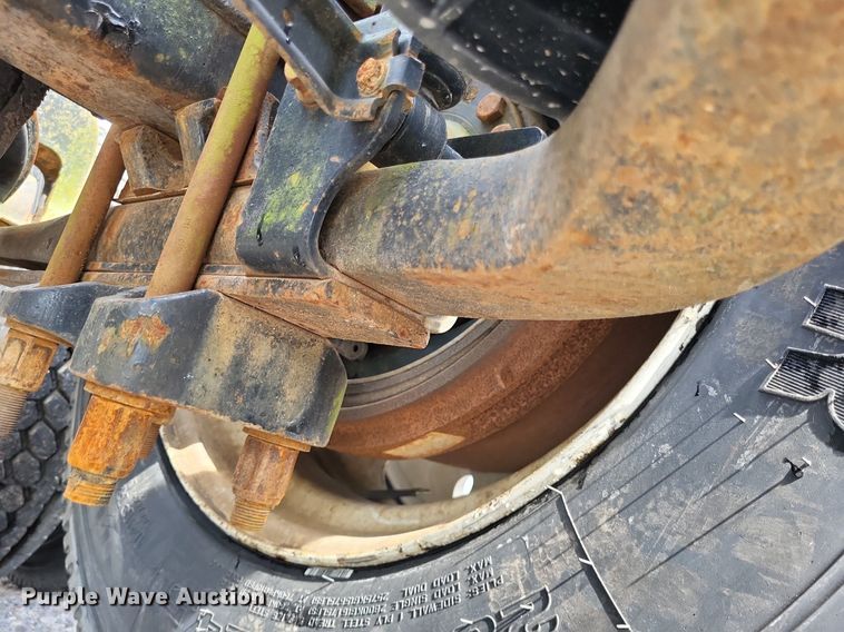 image for item LR9240 2010 International ProStar  semi truck